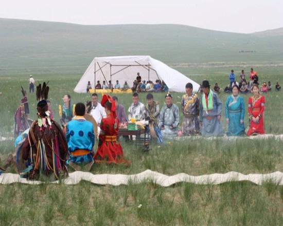 蒙古族婚礼的“祝福新房仪式”和“姑娘宴” 